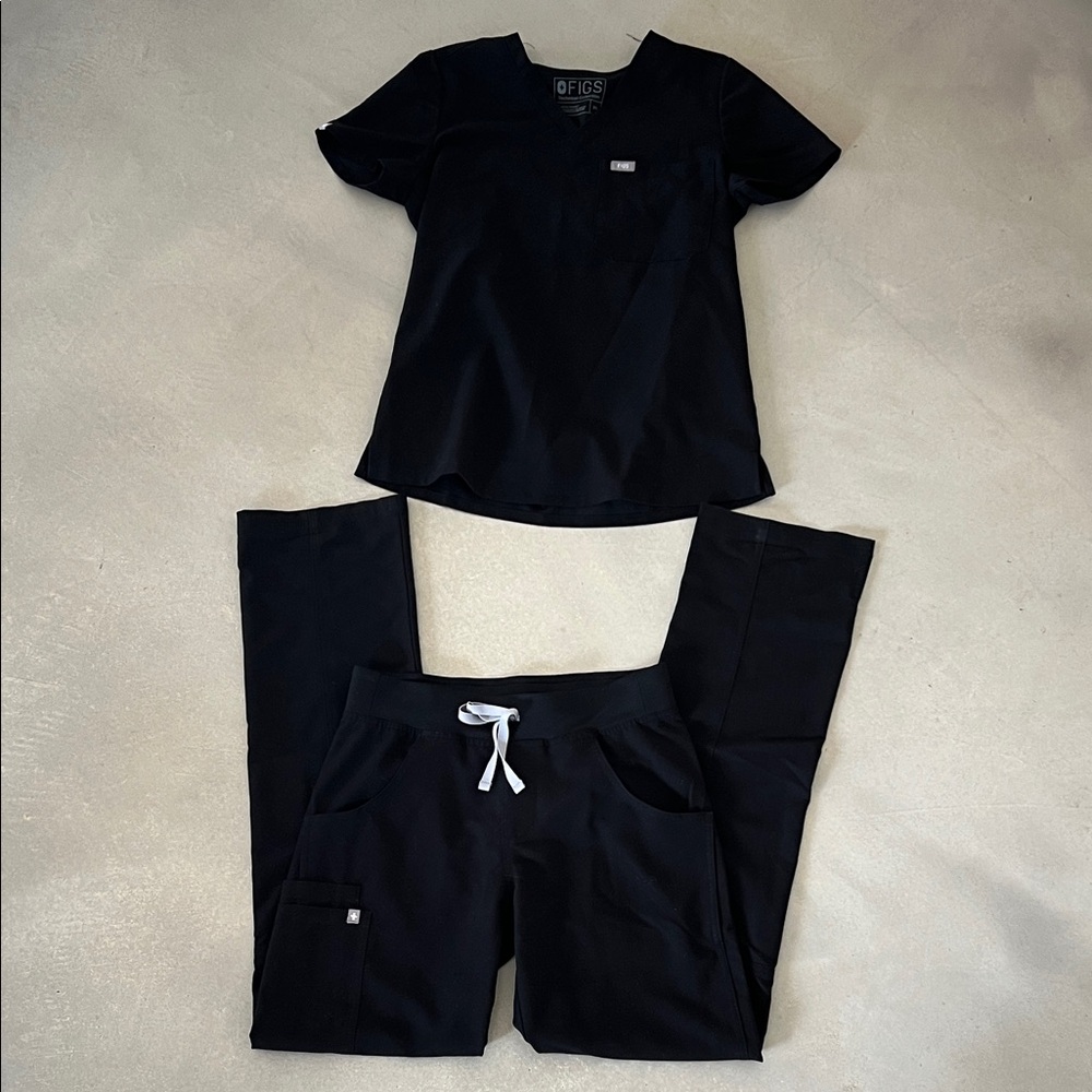 Figs Black Women's Scrub Pants and Top Set